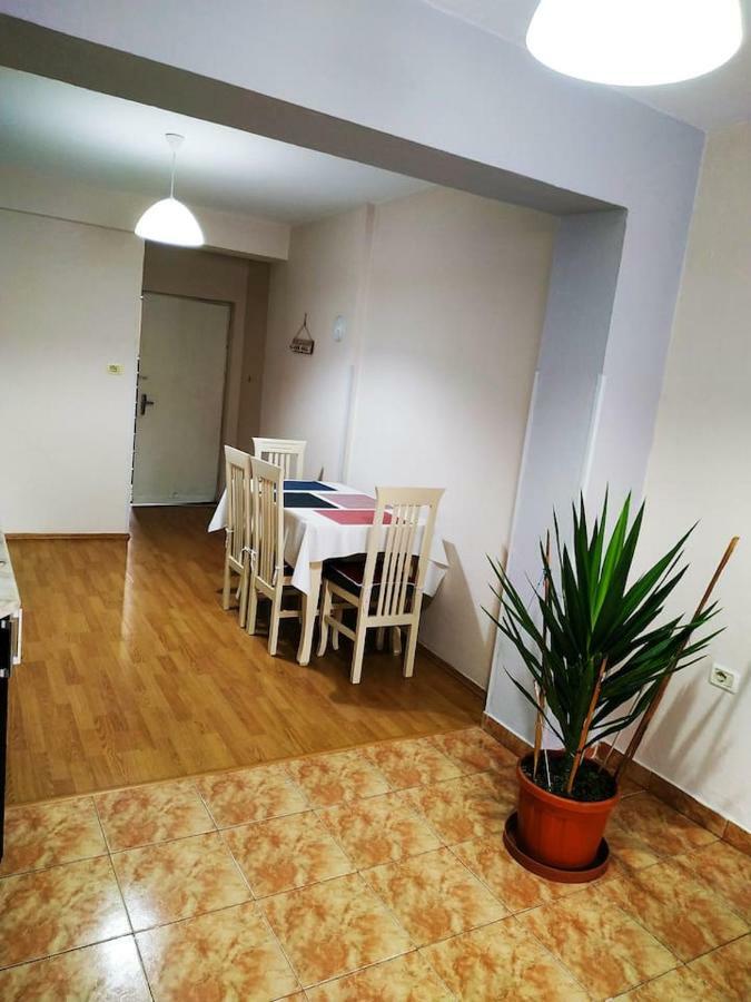 Lovely Apt At The Heart Of The City&Near The Lake Pogradec Exterior photo