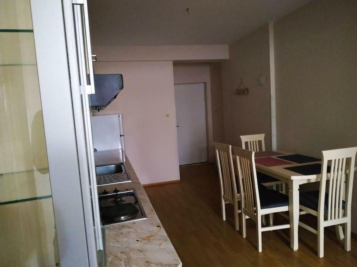 Lovely Apt At The Heart Of The City&Near The Lake Pogradec Exterior photo