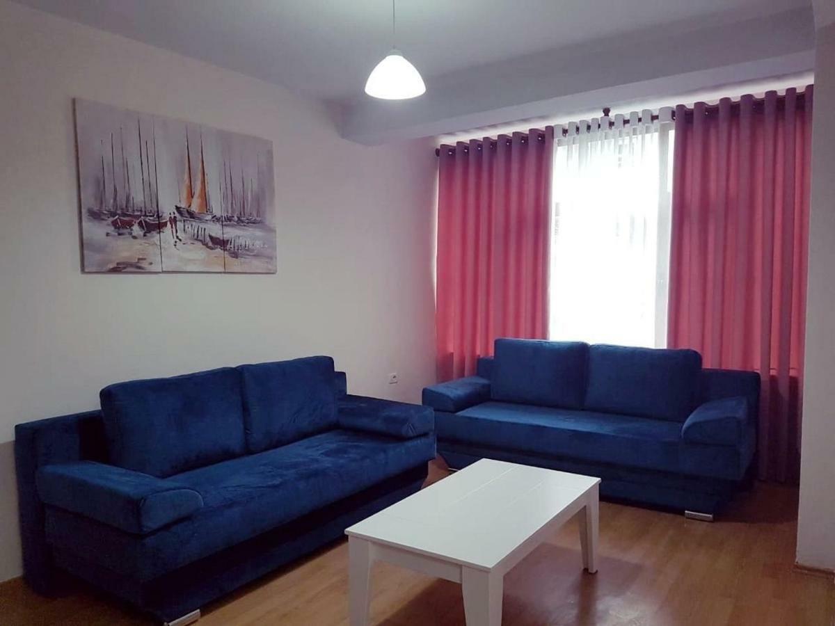 Lovely Apt At The Heart Of The City&Near The Lake Pogradec Exterior photo